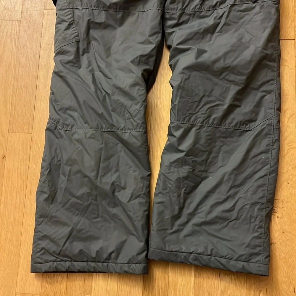 Columbia Gray Cargo Pants for Winter Sports - Picture 8 of 8